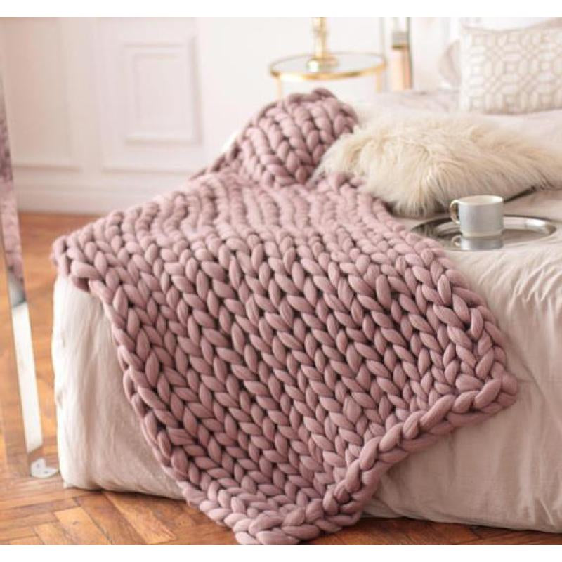 Chunky Knit Throw Blanket – Cozy Handwoven Decor