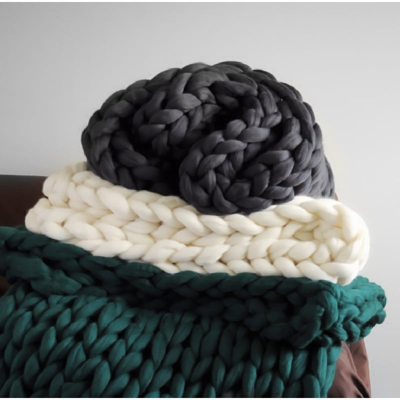 Chunky Knit Throw Blanket – Cozy Handwoven Decor