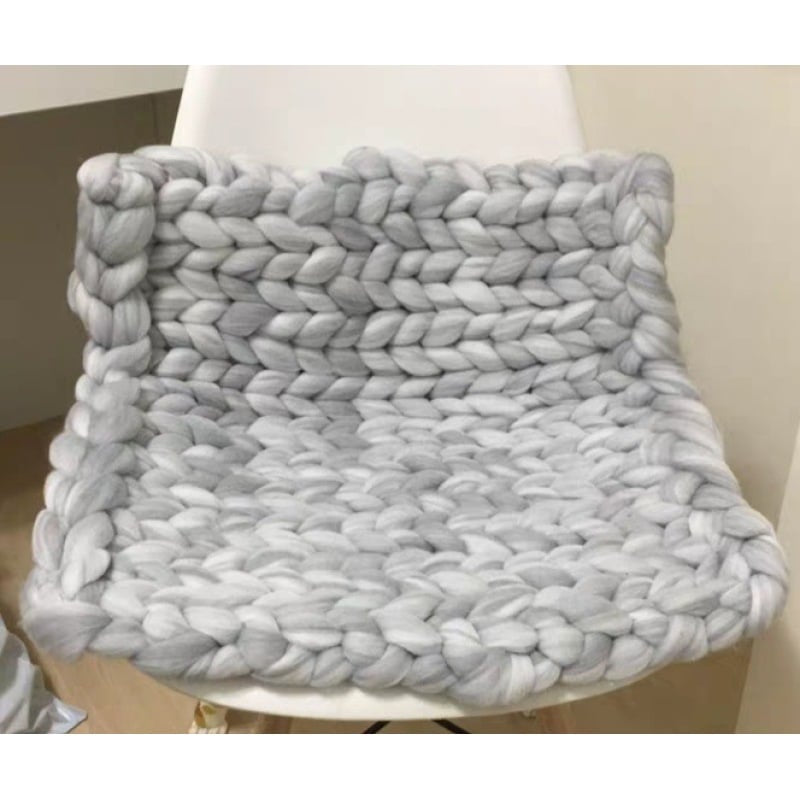 Chunky Knit Throw Blanket – Cozy Handwoven Decor